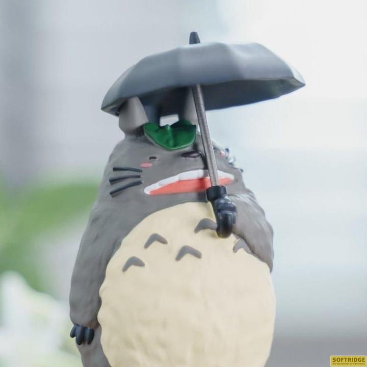 Produktbild Semic Mon voisin Totoro statuette Magnet Totoro 10 cm