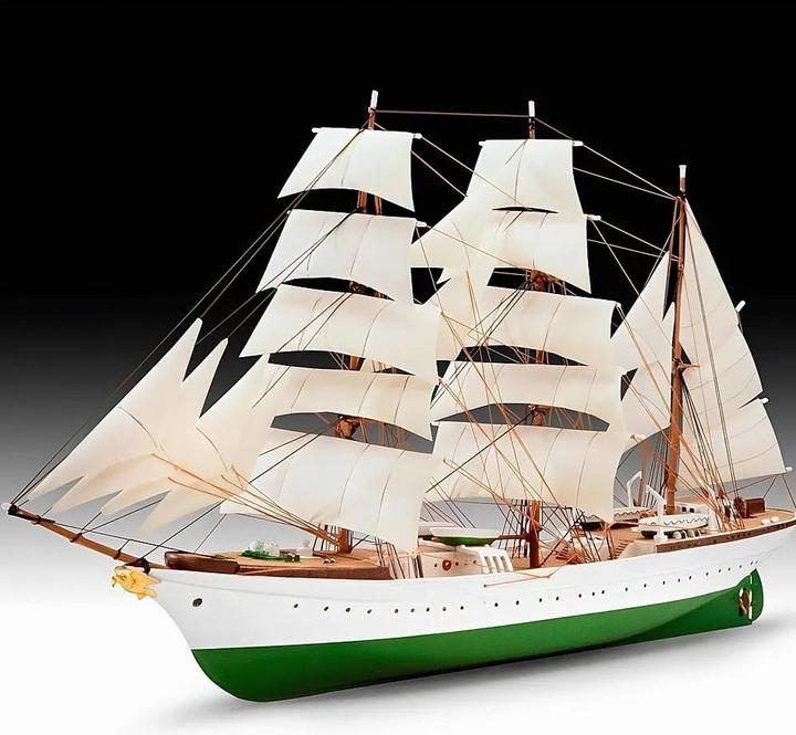 Actual product image Revell MS Gorch Fock