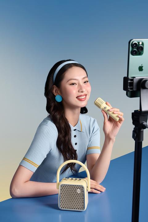 Produktbild Divoom SongBird-SE yellow (8 h)