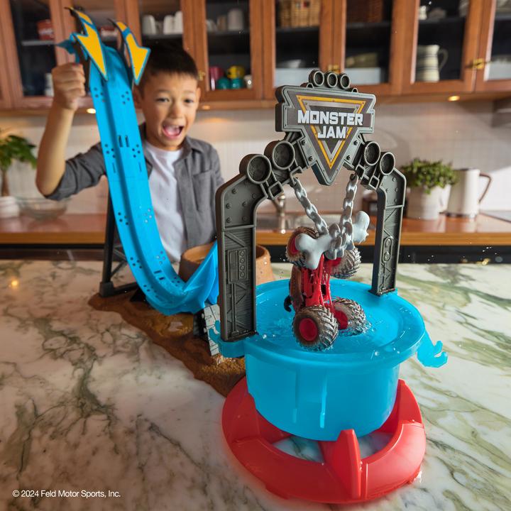 Productafbeelding Monster Jam Mud Blasters Monster Mutt Dalmatiër Dunk Tank