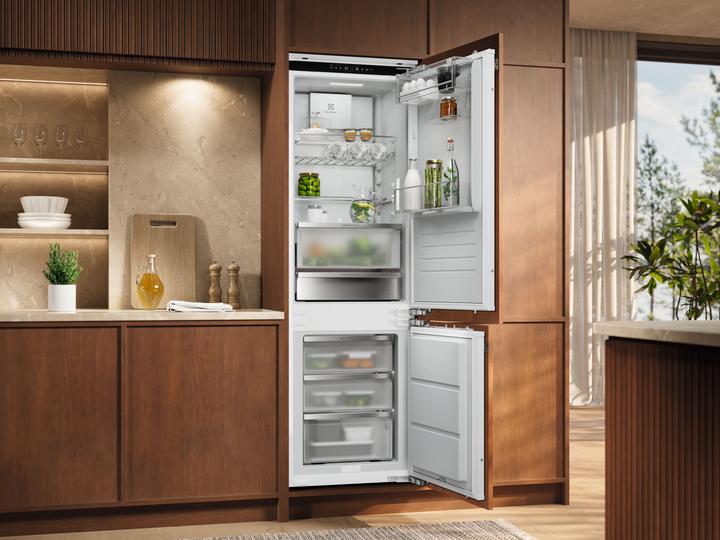 Produktbild Electrolux IK2590BNR (245 l)