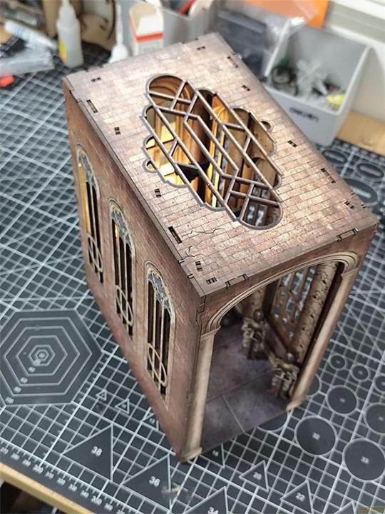 Actual product image Revell Tiny Adventure Iron Throne - House of the Dragon