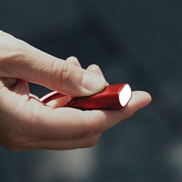 Immagine prodotto Lexon Nomaday Brelok z latarką ciemnoczerwony/rosso scuro LL136DR