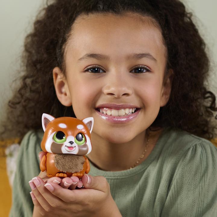 Actual product image FurReal Handfuls - Red Panda