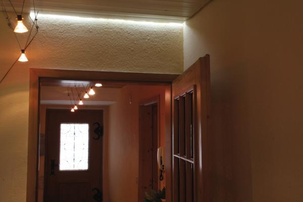 Actual product image Jamara LED Strip 5m 3528 60LED Indoor red 60 LED/m, self-adhesive (Red, 500 cm, Indoor)