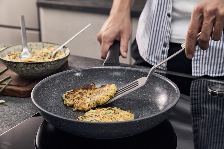 Actual product image Zwilling - Terreno Plus Ceramic Fry Pan - Gray - 20 cm (20 cm, Frying pan, Aluminium)