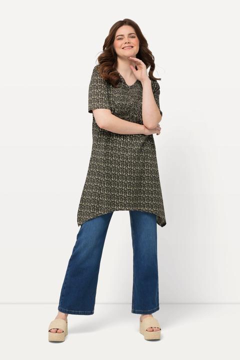 Image du produit Ulla Popken T-shirt long en coton bio avec col V et manches courtes. Ligne A (50, 52)