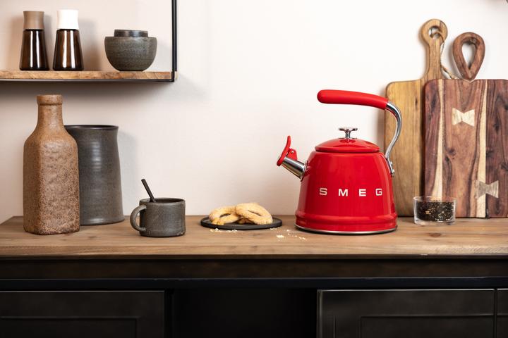 Actual product image Smeg WKF01RD fluitketel 2,3 l Rood, Roestvrijstaal (2.30 l)
