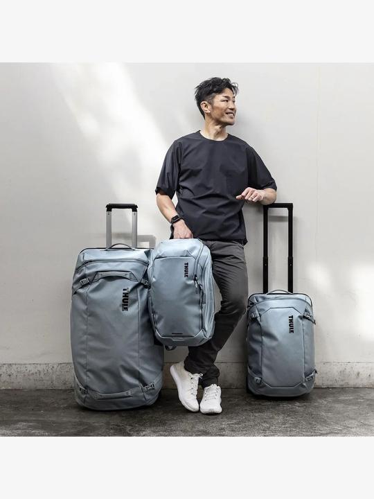 Actual product image Thule CHASM CARRY-ON 55CM/22IN - POND GREY (49 l)