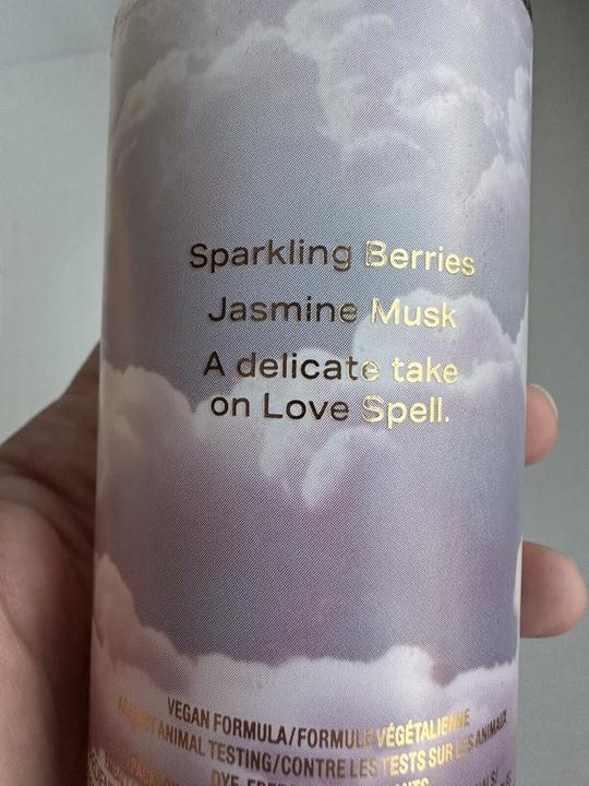 Produktbild Victoria's Secret Love Spell Daydream Body Mist Spray & Body Lotion (250 ml, Body Mist, Blumig, Fruchtig)