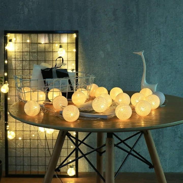 Actual product image Ciskotu Lichterkette mit Baumwollkugeln (3.80 m)