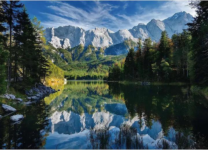 Actual product image Ravensburger Eibsee with Wetterstein mountains and Zugspitze (1000 pieces)