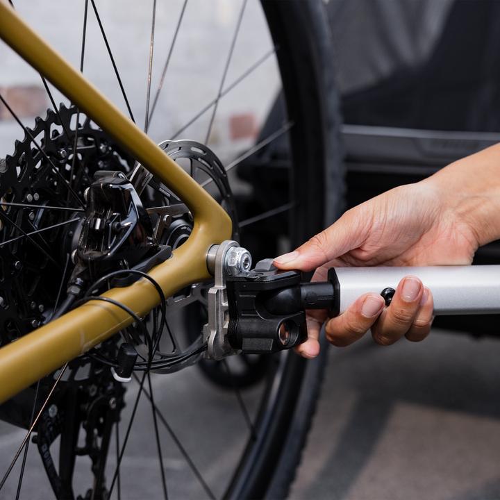 Actual product image Thule Axle Mount ezHitch Plate