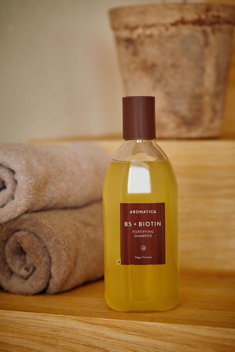 Actual product image Aromatica B5 + Biotin Fortifying Shampoo (Liquid shampoo)