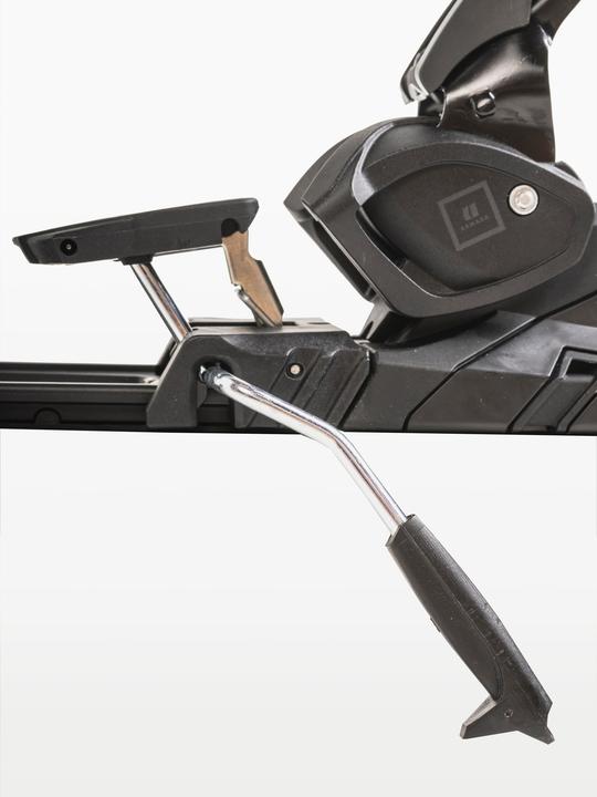 Actual product image Armada Strive 16 Mn 2025