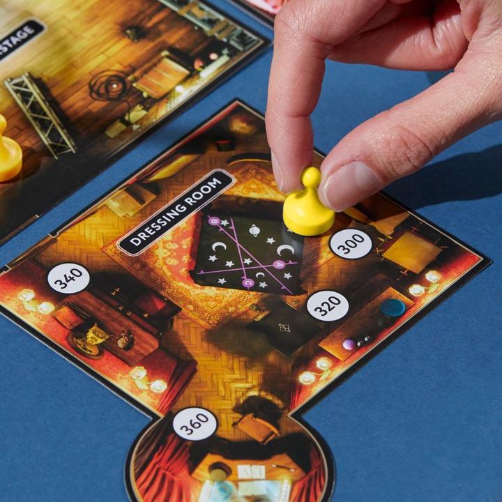 Actual product image Hasbro Gaming Clue Escape: The Illusionist’s Club (English)
