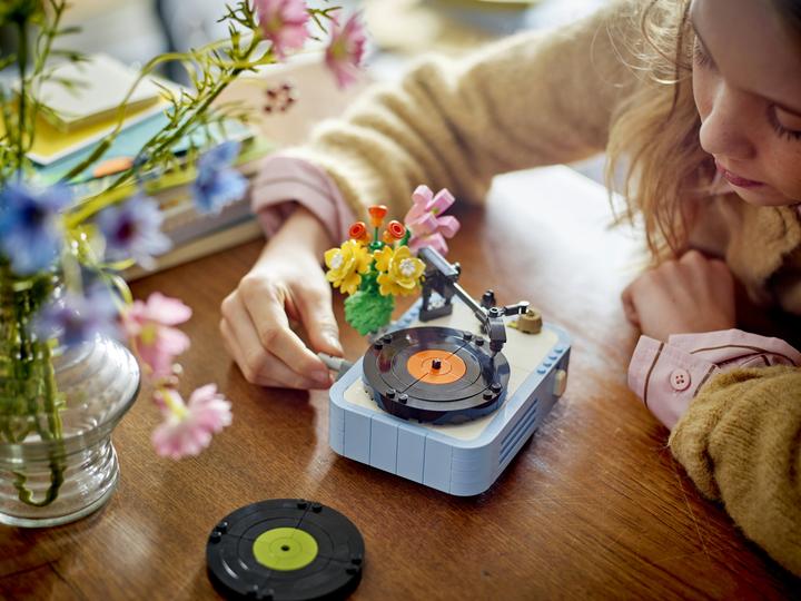 Produktbild LEGO Plattenspieler mit Blumen (31172, LEGO Creator Expert)