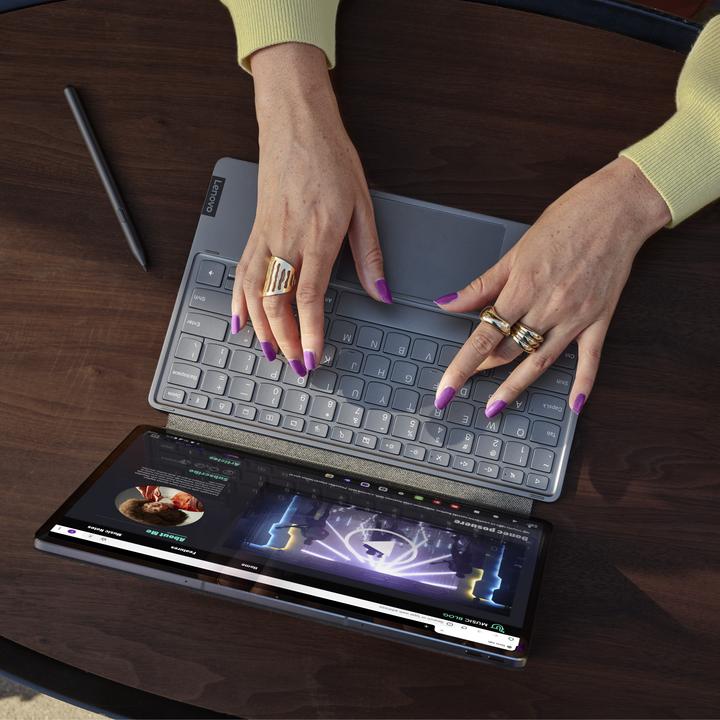 Actual product image Lenovo Tab P12 Pro incl. CH keyboard and Precision Pen 3 (5G, 12.60", 256 GB, storm grey)