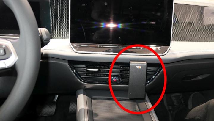 Brodit ProClip Volkswagen Passat year 24