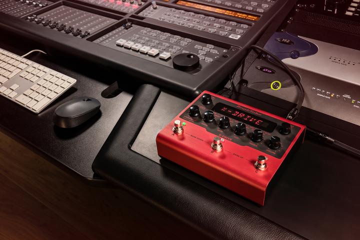 Actual product image IK Multimedia X-Drive