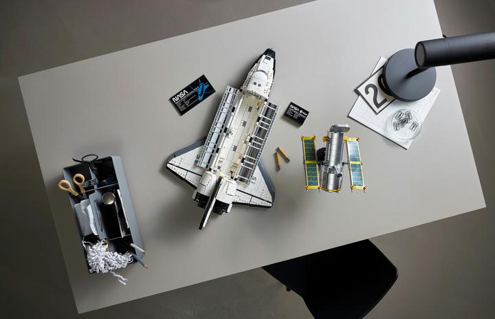 Image du produit LEGO Navette spatiale Discovery de la NASA (10283, LEGO difficiles à trouver)
