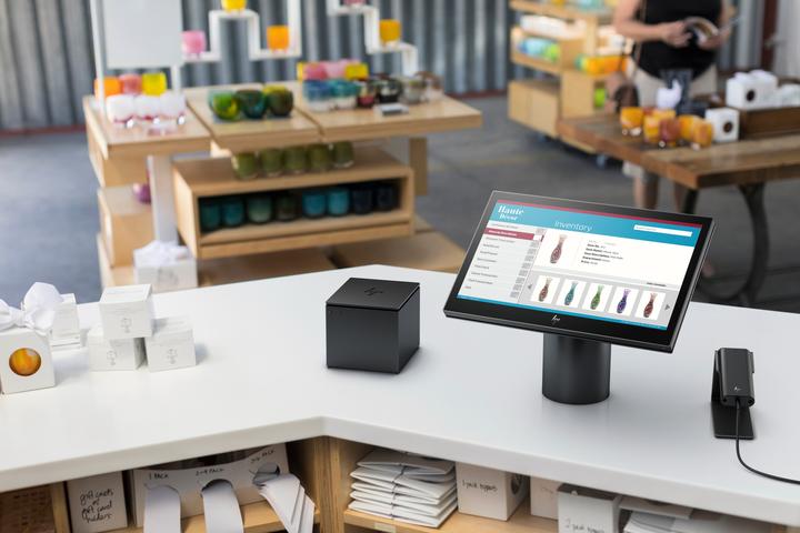 Image du produit HP Engage One AIO i5-7300U () RAM SSD WLAN bgn+BT 4.0 500nit Stand Adv. I/O Base Win10IoT