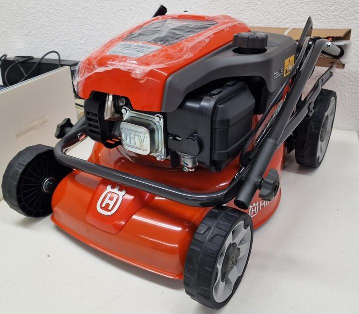 Produktbild Husqvarna LC 140P (Benzinbetrieb)