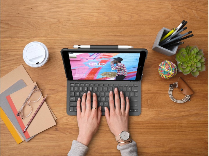 Produktbild Logitech Slim Folio (CH, iPad 2019 (7. Gen), iPad 2020 (8. Gen), iPad 2021 (9. Gen))