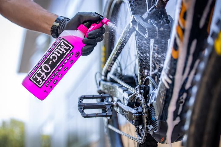 Immagine prodotto Muc-Off Kit Bicicletta Ultimate (1800 ml, Lubrificante universale, Spugna, Pulitore per biciclette, Detergente per catena, Set di cura)