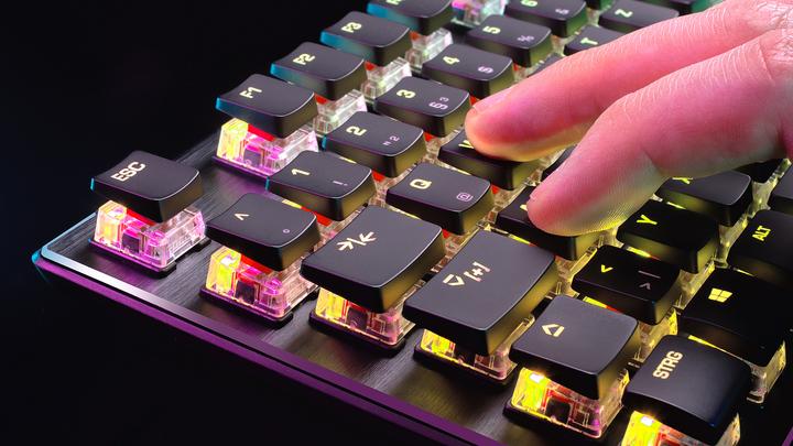 Produktbild Roccat Vulcan TKL (CH, Kabelgebunden)