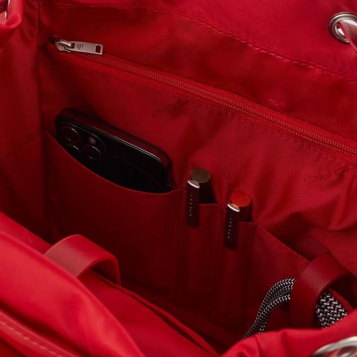 Produktbild Piquadro Ryan - Damenrucksack aus rezykliertem Stoff mit iPad®-Fach (16 l)