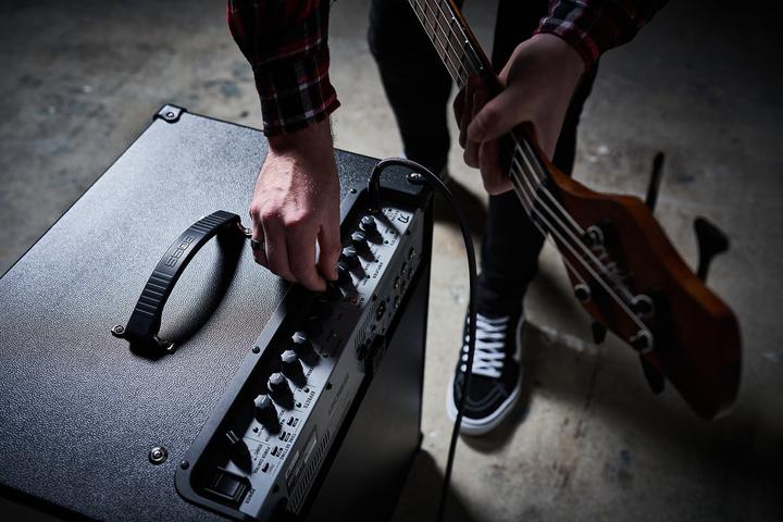 Immagine prodotto BOSS (Electronics) Amplificatore per basso KTN-210B (Spigola, 160 W)