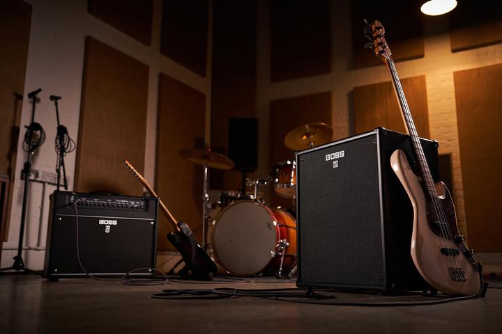 Immagine prodotto BOSS (Electronics) Amplificatore per basso KTN-210B (Spigola, 160 W)