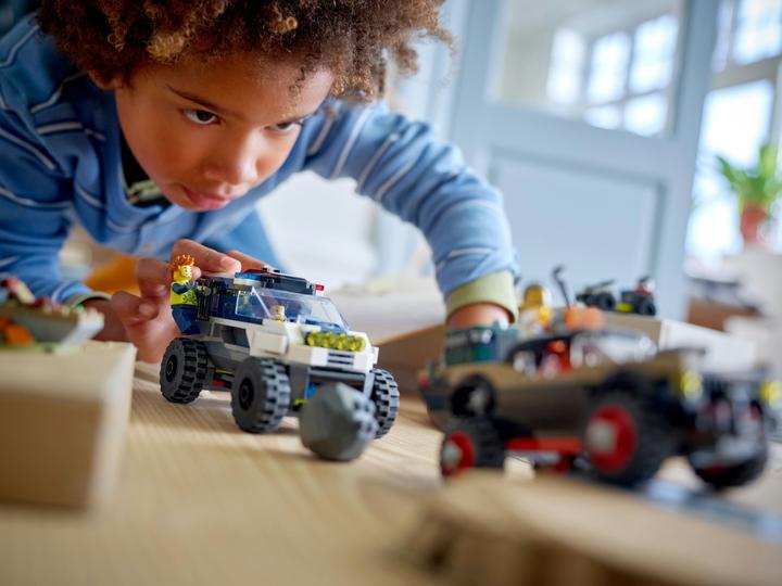Produktbild LEGO Verfolgungsjagd im Polizeigeländewagen (60449, LEGO City)