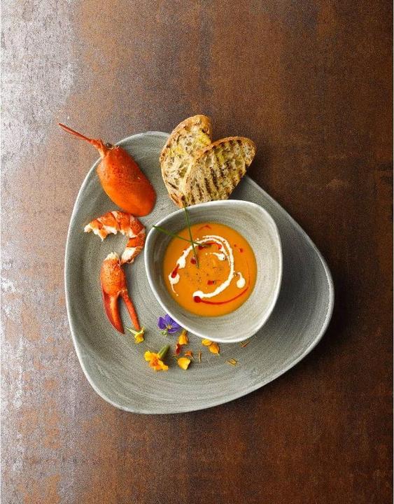 Actual product image Churchill Stonecast Patina Burnished GreenTriangel plate deep 18.5cm (1 x, 18.50 cm)