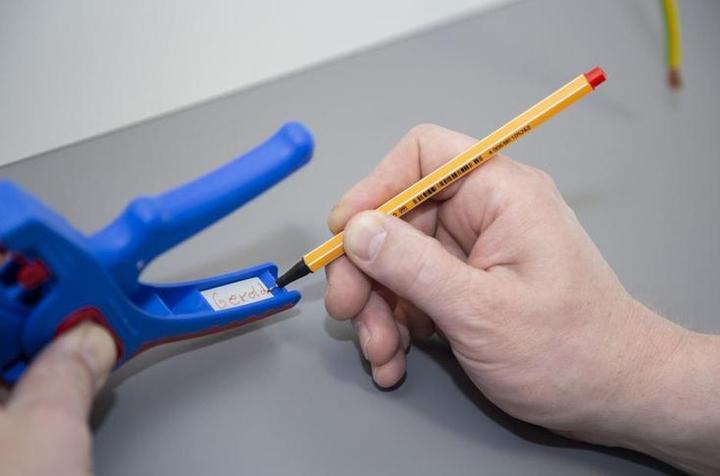 Produktbild MGA WEICON TOOLS Abisolierzange No. 5 Pro | Automatische Abisolierzange für alle gängigen flexiblen und (160 mm)