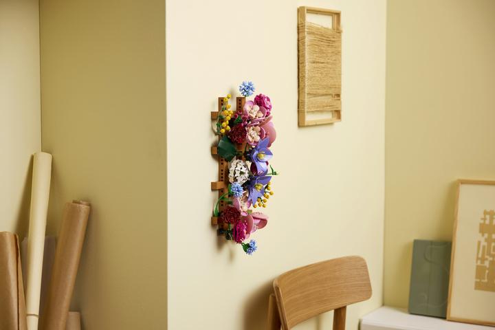 Actual product image LEGO Blumen an der Wand (LEGO Botanicals)