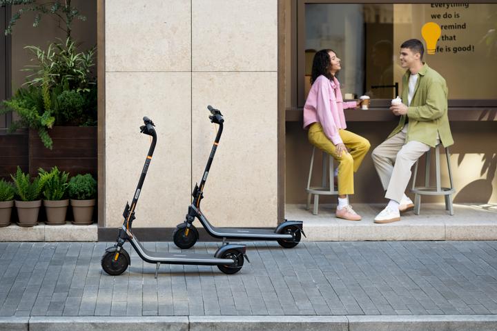 Produktbild Segway-Ninebot E2 plus II (25 km/h, 25 km, 500 W)