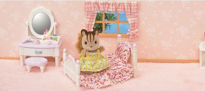 Actual product image Sylvanian Families Bedroom Vanity Set