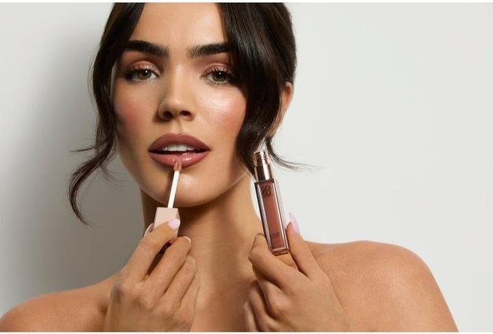 Actual product image Sosu Cosmetics - Lip gloss Shimmer (Lip Glaze) 6 ml - Shade: Almond Butter (Almond Butter)