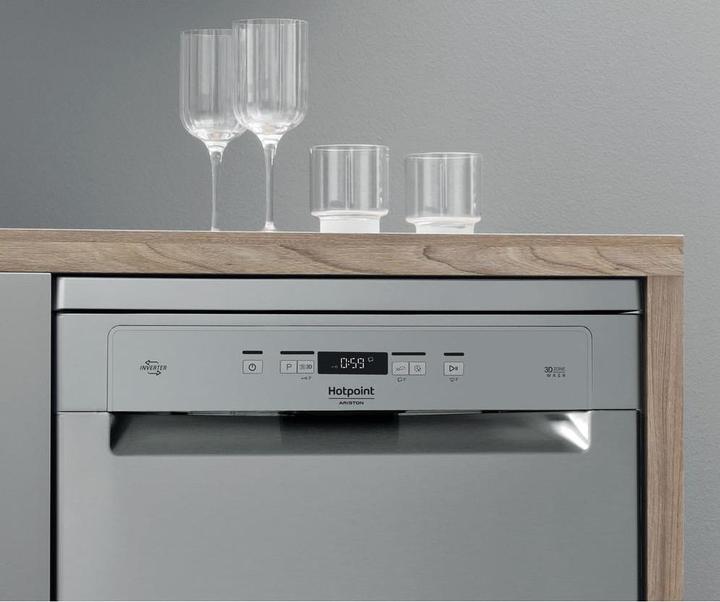 Actual product image Hotpoint HFC 3C26 CW X Dishwasher Free installation 14 place settings E