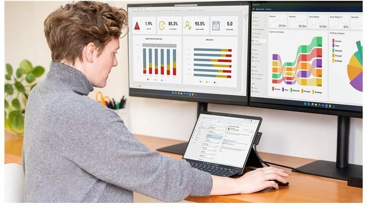 Actual product image Microsoft Surface Pro Keyboard (CH, Docking)