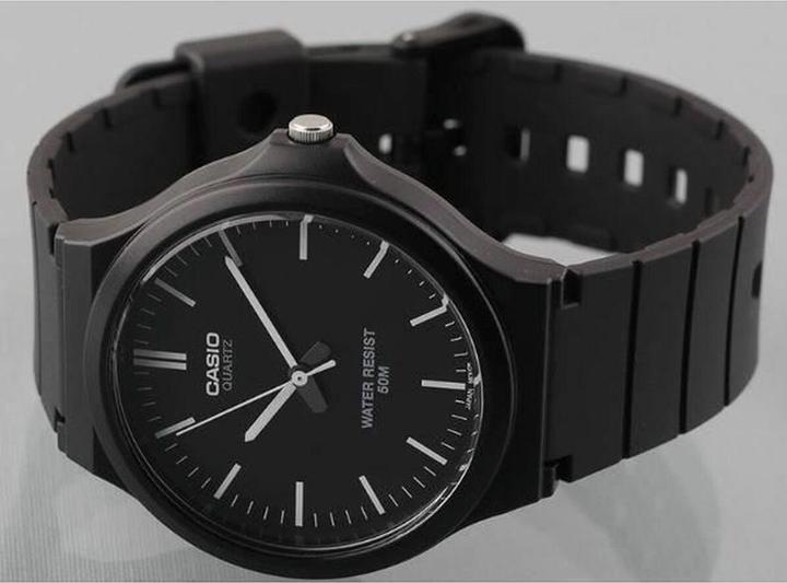 Produktbild Casio MW-240-1E2V (Analoguhr, 43.60 mm)