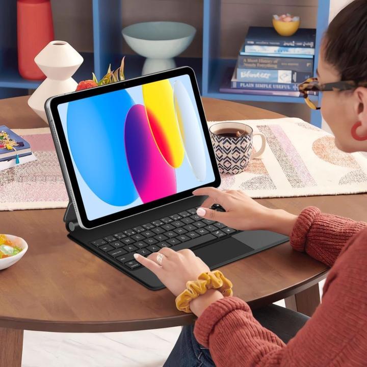 Actual product image Tech-Protect Smartcase Magnetic mit Tastatur für iPad 10,9" 2022 / iPad 11" 2025 - Schwarz (USA)