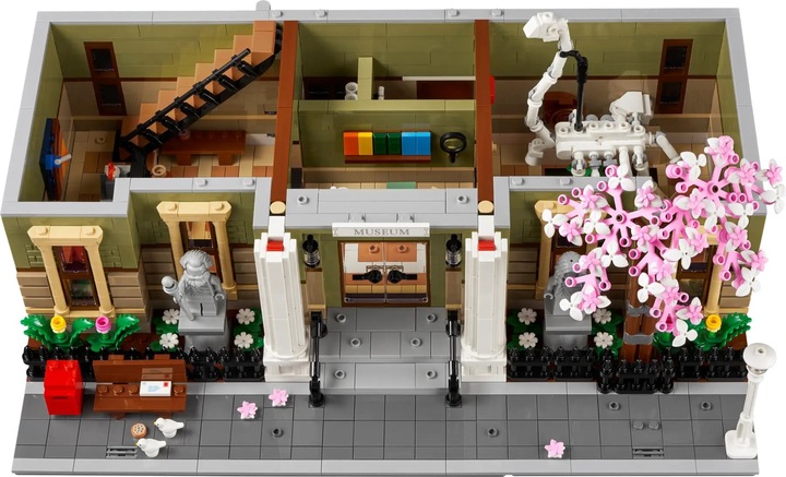 Actual product image LEGO Natural History Museum (10326, LEGO Icons)