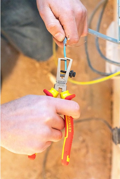 Produktbild Stanley Abisolierzange Maxsteel VDE (160 mm)