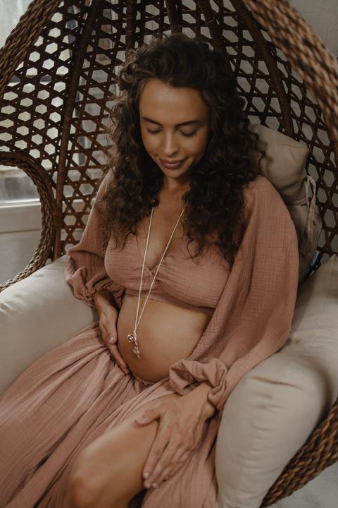 Produktbild Proud MaMa Bola-Kugel / Schwangerschaftskette Sofie, Baby Füsschen/ Rose (Silber)