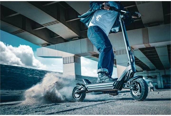 Actual product image Acer E-Scooter Predator Thunder Schwarz / 20 km/h (20 km/h, 65 km, 500 W)