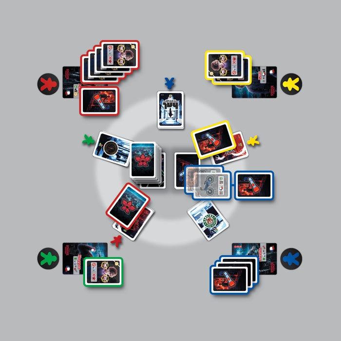 Productafbeelding Clementoni 16636 - Stranger Things - Samen Avonturen - Kaartspel, 1-4 spelers, (DE/IT/EN/FR) (Italiaans, 1 - 4 Spelers)