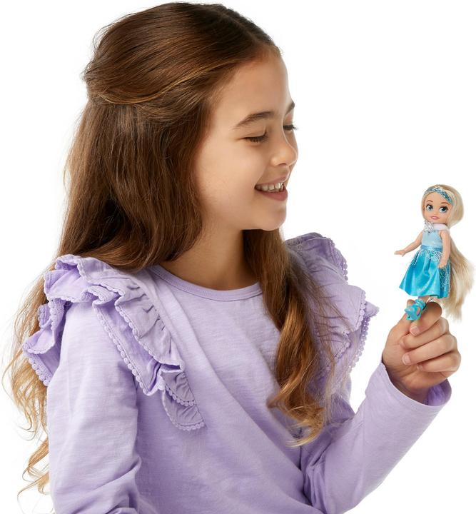 Actual product image Zuru Sparkle Girlz Winter Princess Cupcake